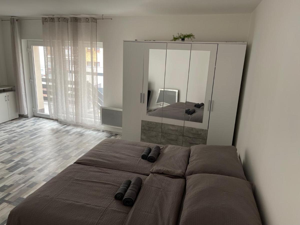 Apartment Piller *